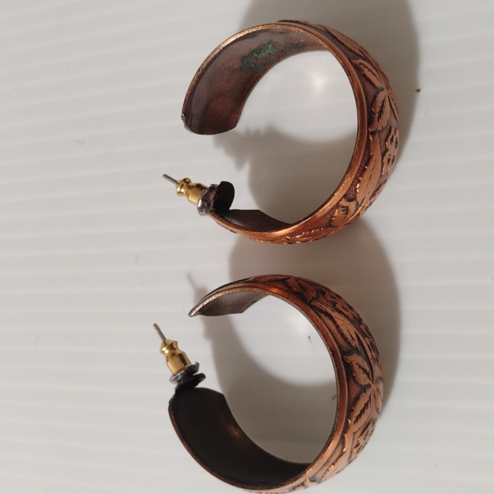 Floral Copper Cuff With Matching Earrings - Picture 4 of 7